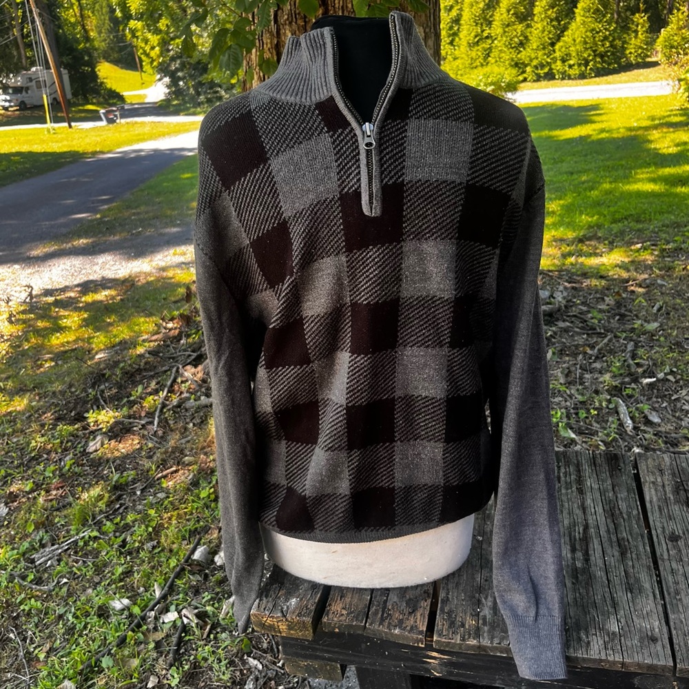 DOCKERS MENS XL 1/4 ZIP SWEATER BLACK AND GREY